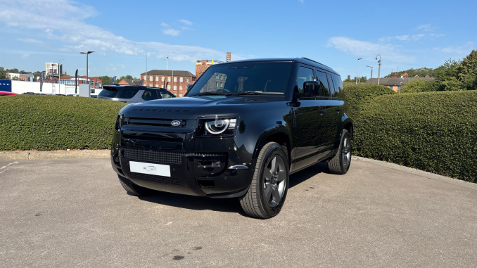 Land Rover Defender 3.0 D350 X-Dynamic HSE 110 5dr Auto Diesel Estate - Image 41